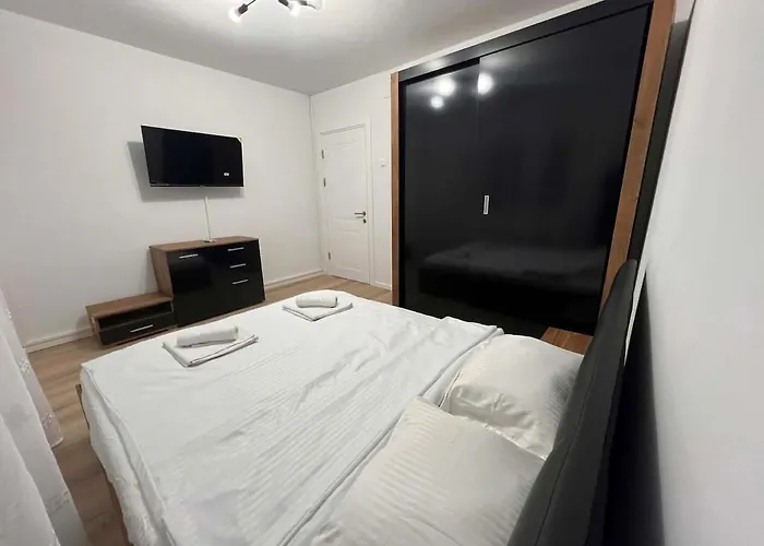 Luxury Spacious 4 Bedroom 2 Bathroom Apartament