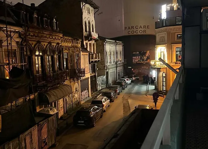 Apartment Luxury Spacious 4 Bedroom 2 Bathroom *