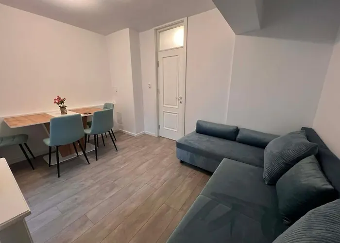 Διαμέρισμα Luxury Spacious 4 Bedroom 2 Bathroom